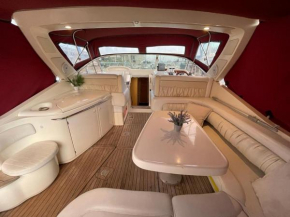 Cozy yacht lodge in Barcelona